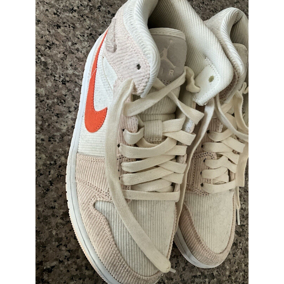 Nike Air Jordan 1 Mid SE Corduroy DA8009-108 Women Size 8.5 - Picture 4 of 12